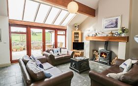 Manaros Cottage